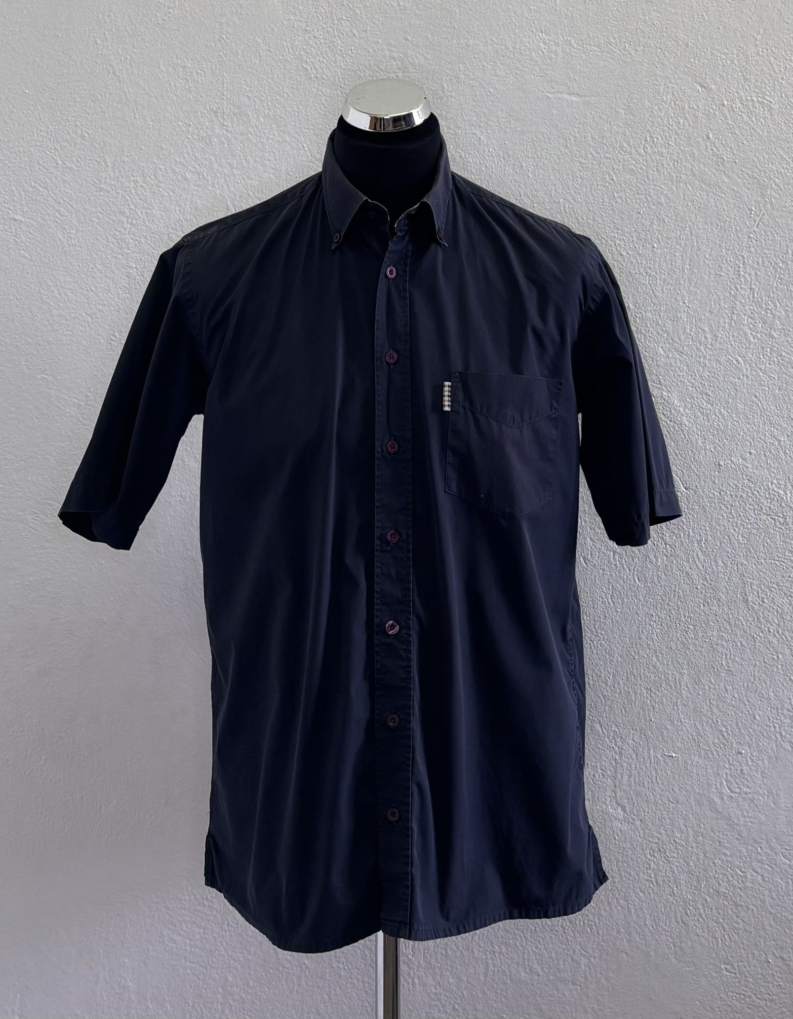 Aquascutum Aquascutum navy short shirt large Size US L / EU 52-54 / 3 - 1 Thumbnail