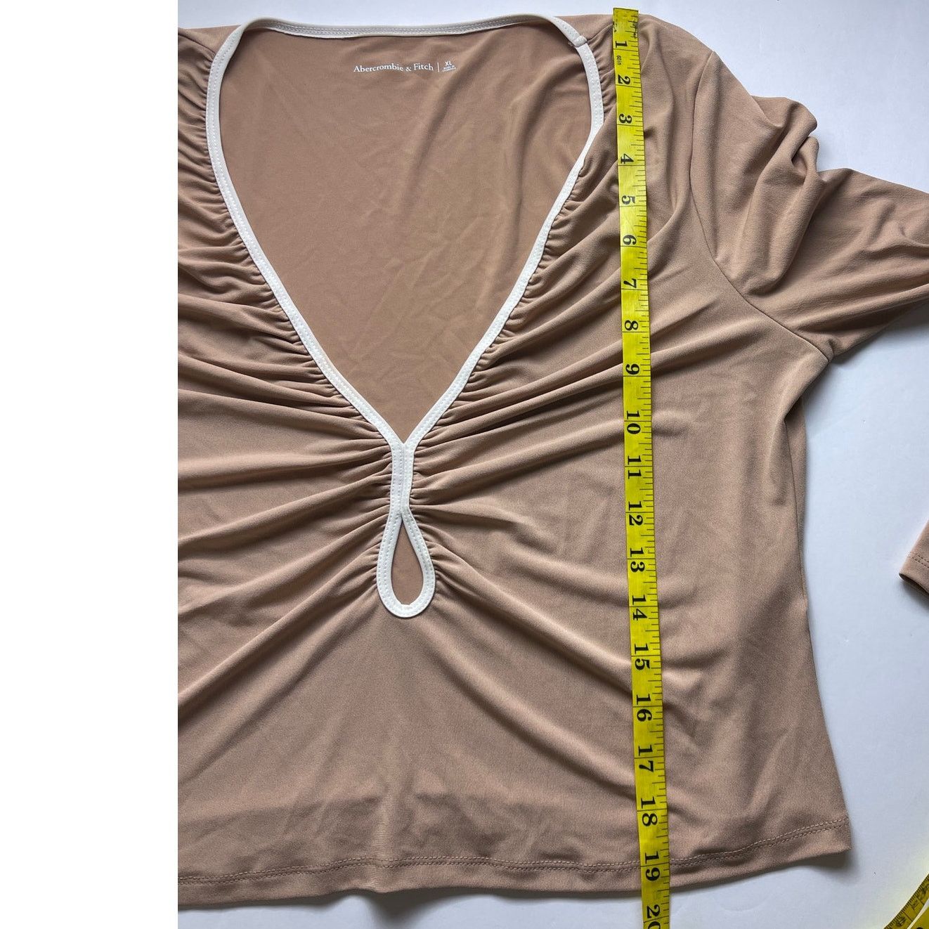 Abercrombie & Fitch Abercrombie & Fitch Nude Ruched Keyhole Long Sleeve Top - XL Size XL / US 12-14 / IT 48-50 - 5 Thumbnail