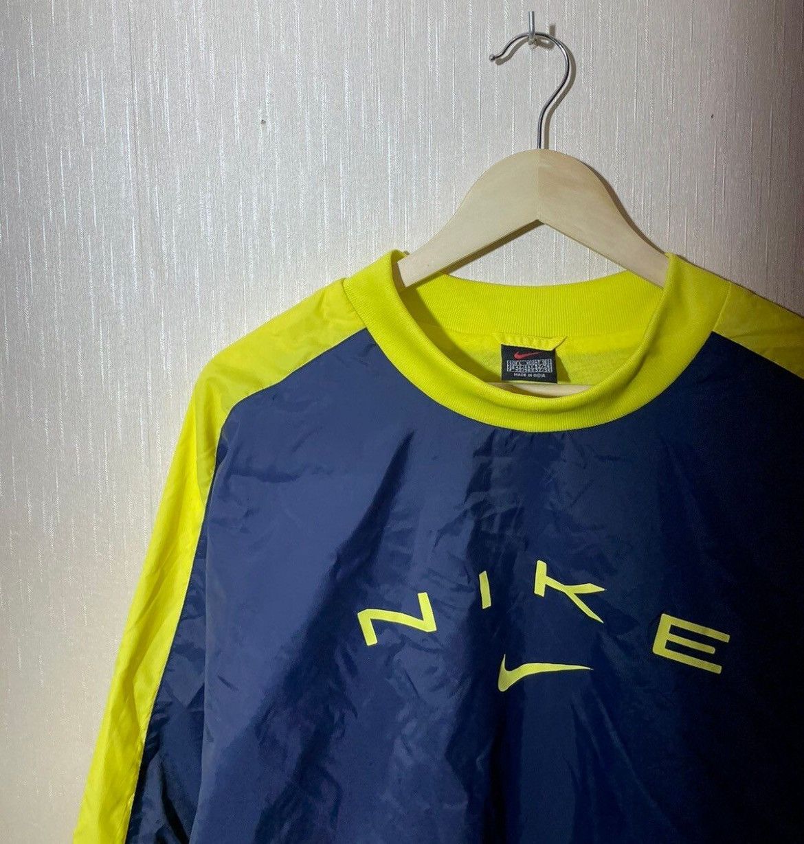 Nike × Vintage Nike nylone vintage streetwear sweatshirt Size US L / EU 52-54 / 3 - 3 Thumbnail