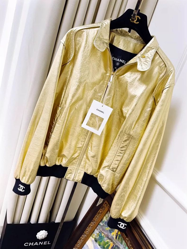 Chanel Chanel 23c early spring show gold leather jacket Size XS / US 0-2 / IT 36-38 - 1 Thumbnail