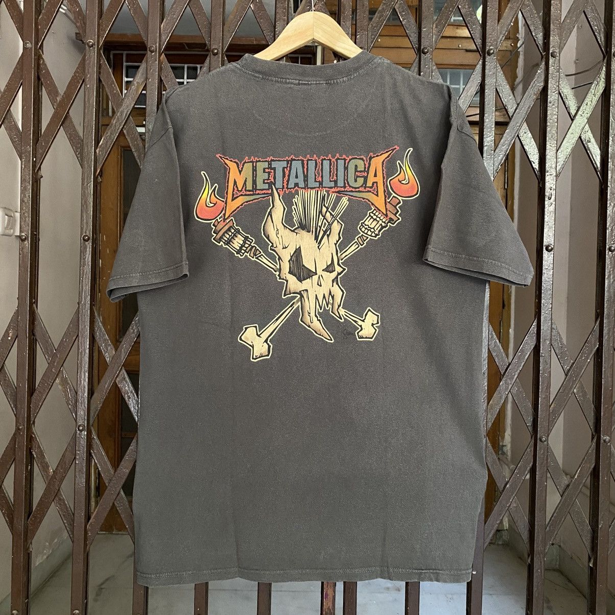 Metallica Vintage Metallica Tiki Headbangers T-shirt Size US L / EU 52-54 / 3 - 3 Thumbnail