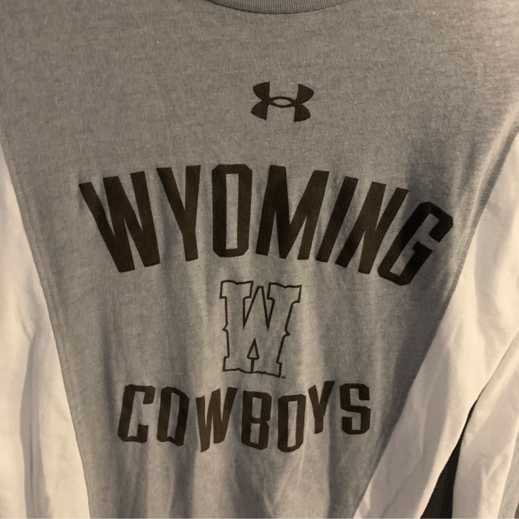 Under Armour University of Wyoming Under Armour Long Sleeve Tshirt Size US S / EU 44-46 / 1 - 2 Thumbnail