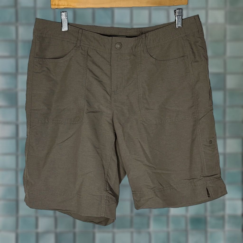 The North Face VINTAGE The North Face Womens Never Stop Cargo Shorts Sz 12 Military Utility Tan Womens 12 Tan Cargo Shorts Size 34" / US 12 / IT 48 - 1 Thumbnail