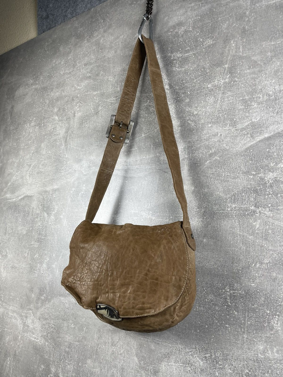 Vintage Vintage Avant Garde Brown Artisian Leather Flap Shoulder Bag Size ONE SIZE - 2 Thumbnail