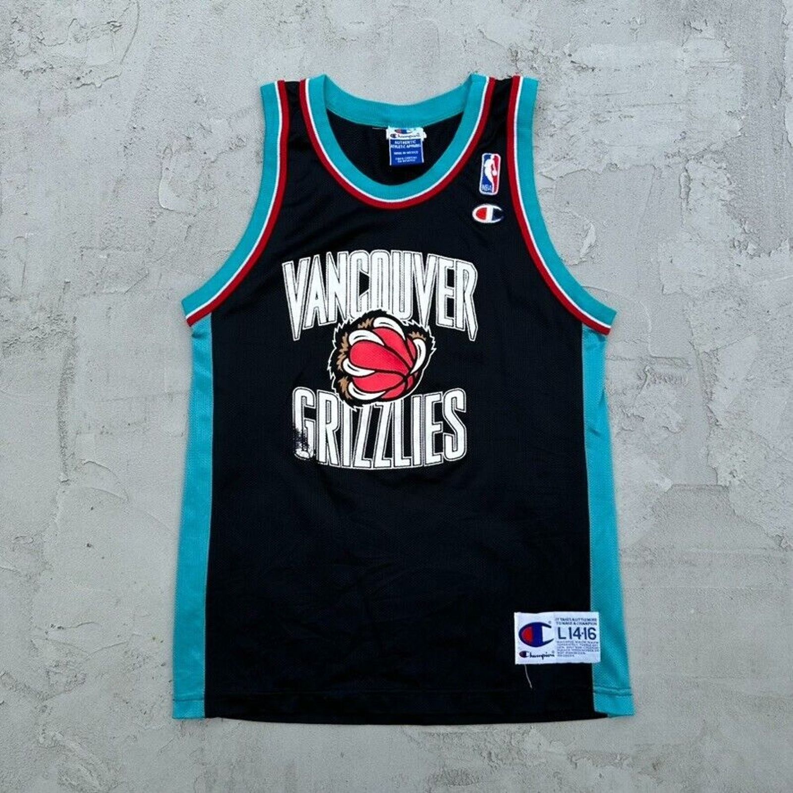 Champion × NBA × Vintage 90s Vancouver Grizzlies Felipe Lopez