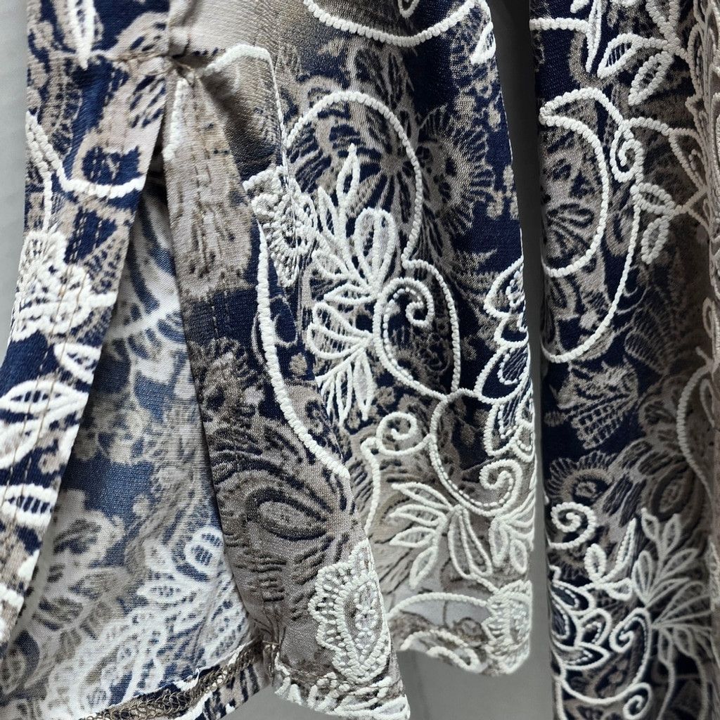 The Unbranded Brand New Directions Lace Overlay Blouse - Navy and Cream Size M / US 6-8 / IT 42-44 - 4 Thumbnail