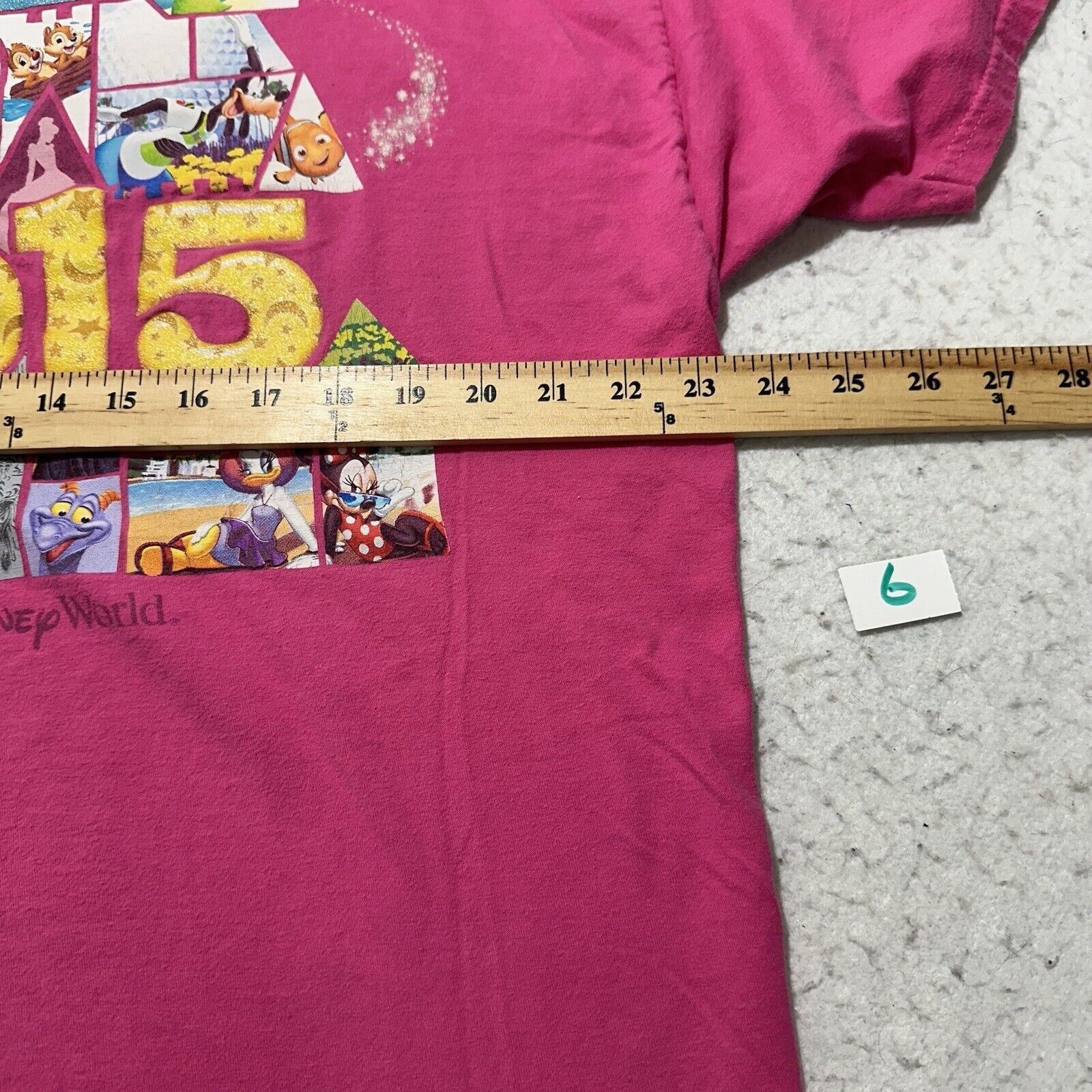 Disney Walt Disney World XL 2015 Mickey & Friends Graphic T Shirt Size US XL / EU 56 / 4 - 7 Thumbnail