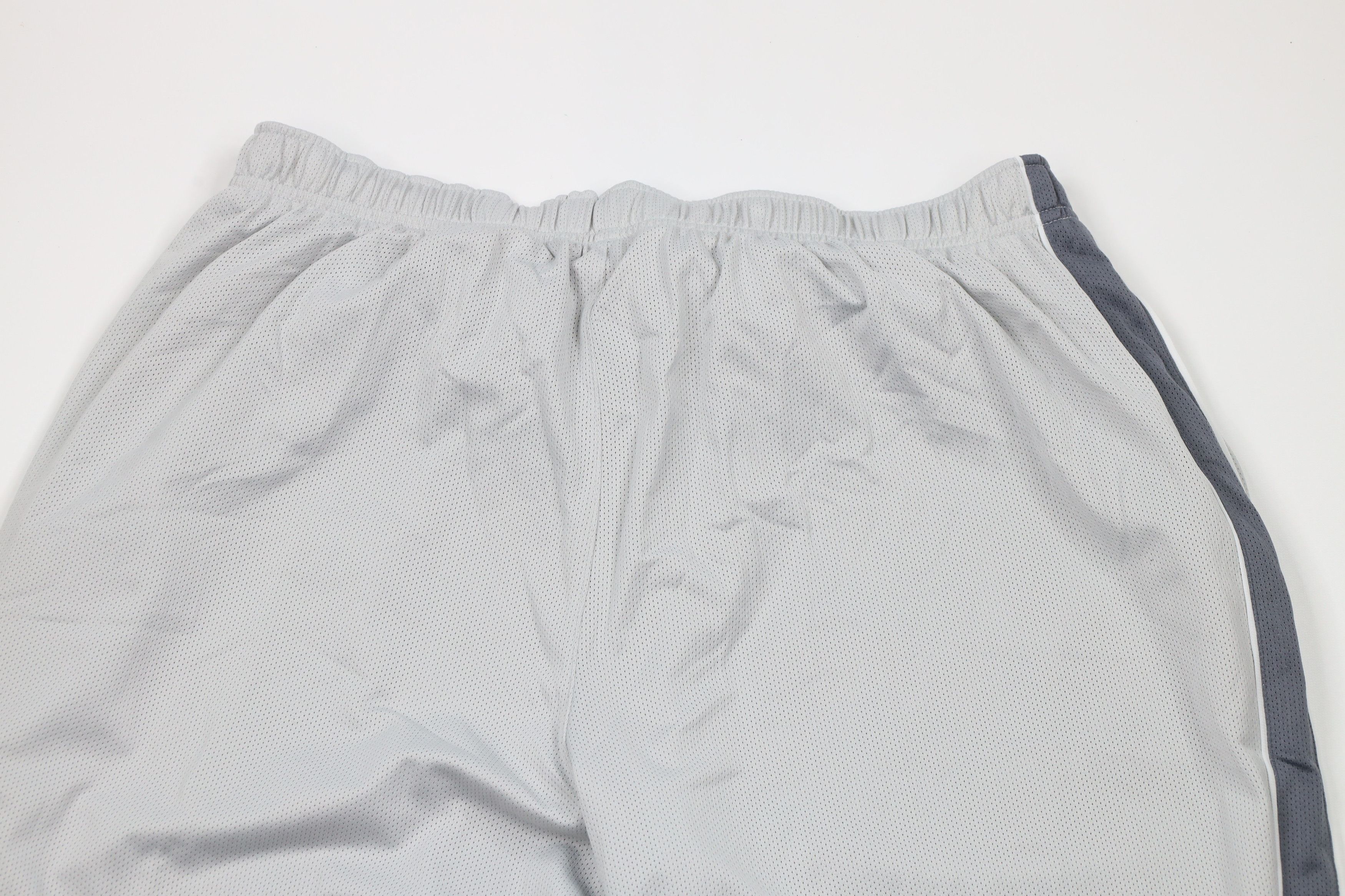 Vintage Vintage 90s Streetwear Lined Wide Leg Mesh Sweatpants Gray Size US 38 / EU 54 - 9 Thumbnail