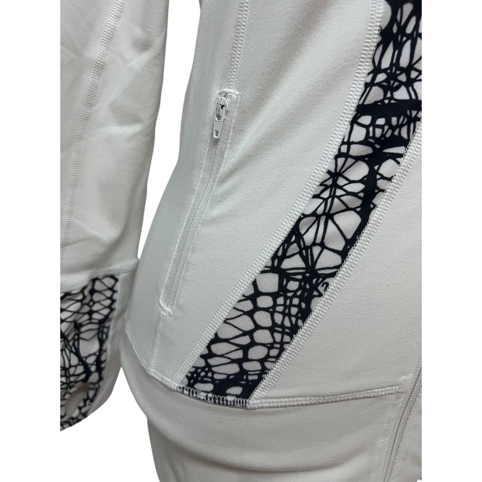 Lululemon Lululemon Womens White Scuba Hoodie Zip Up Jacket Sz 4 Zip P Size S / US 4 / IT 40 - 11 Thumbnail