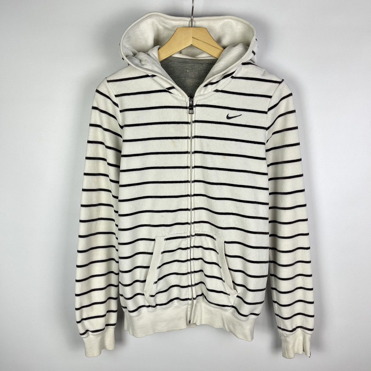 Nike Vintage Nike Striped Velour Zip Up Hoodie Y2K White Top Size S / US 4 / IT 40 - 1 Thumbnail
