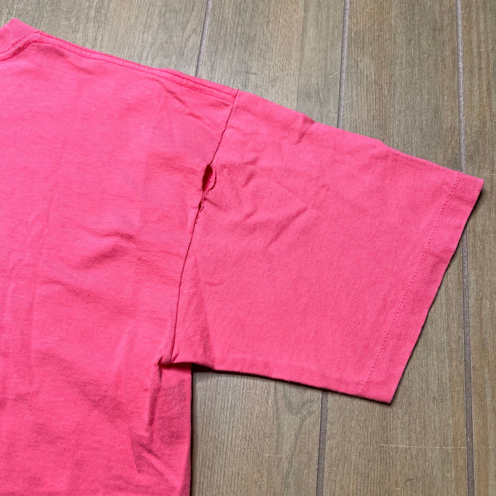 Vintage Vintage 90s Pink IOWA Outdoors Fishing Lake Graphic TShirt L Size US L / EU 52-54 / 3 - 8 Thumbnail