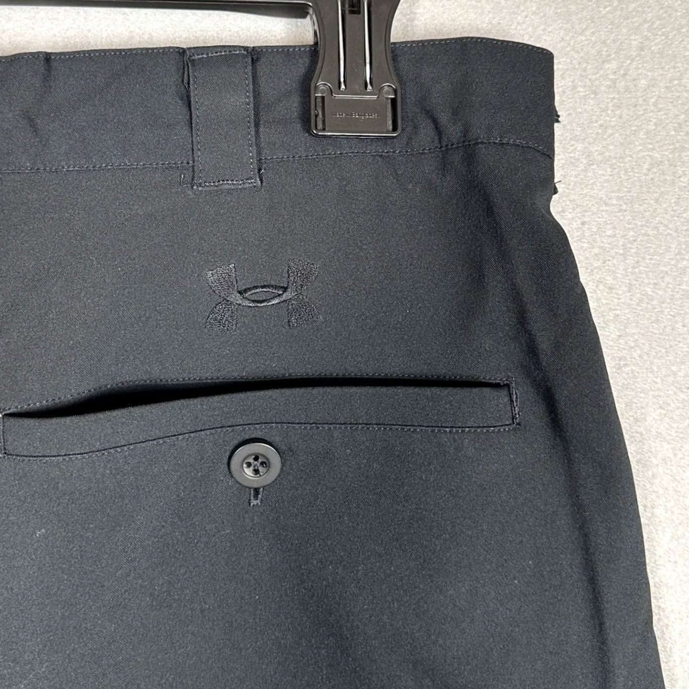 Under Armour Under Armour Mens Black Golf Chino Pleated Performance Shorts 34 Pockets Logo Size US 34 / EU 50 - 4 Thumbnail