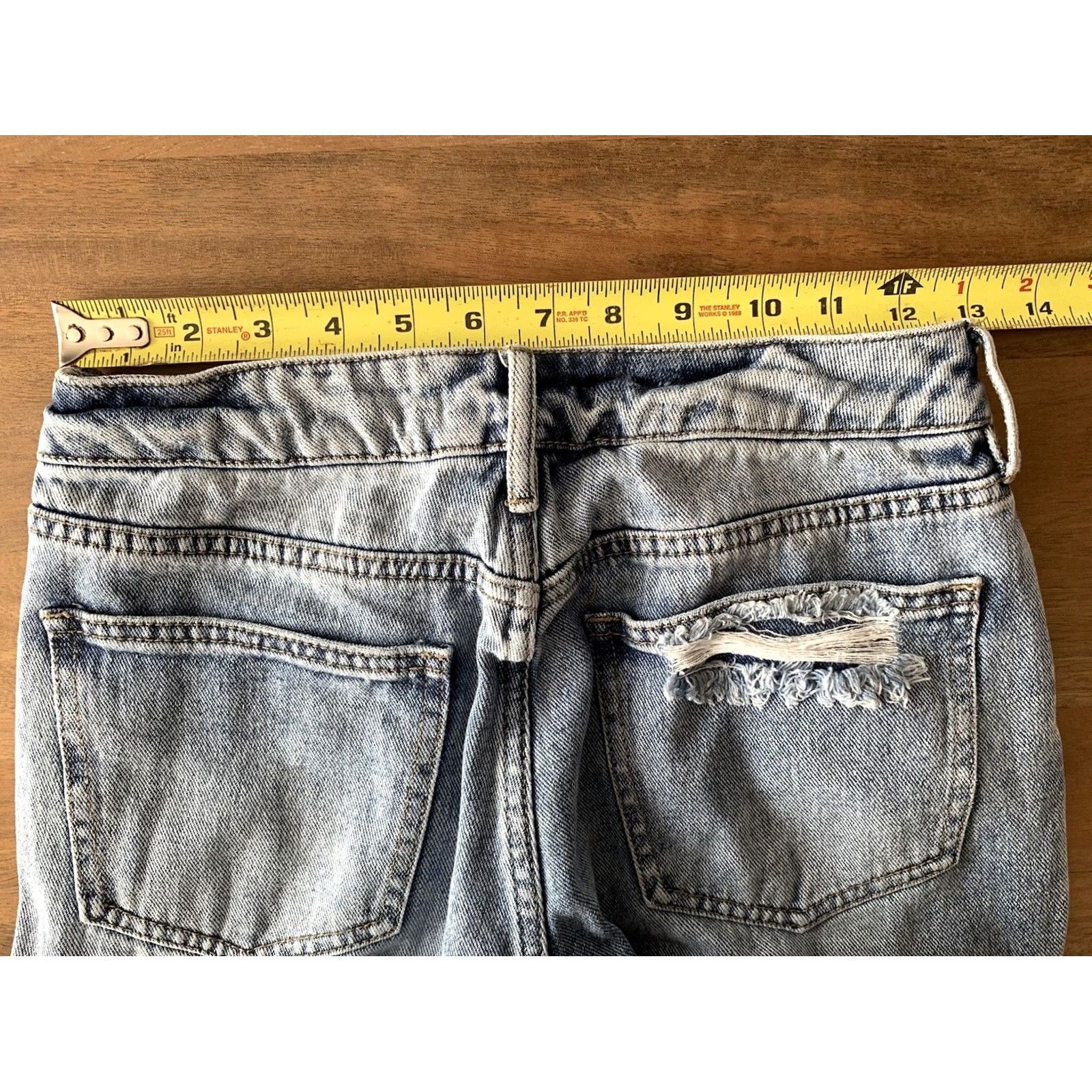 Pacsun Pacsun Mom Jeans High Waisted Button Fly Distressed Relaxed Tapered 26 Blue Denim Size 26" / US 2 / IT 38 - 6 Thumbnail