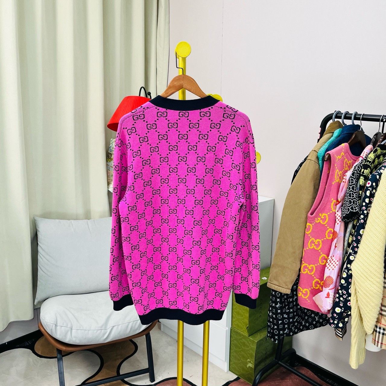 Gucci Gucci Pink full-print cardigan sweater 2501-Nextarrow Size US XS / EU 42 / 0 - 2 Thumbnail