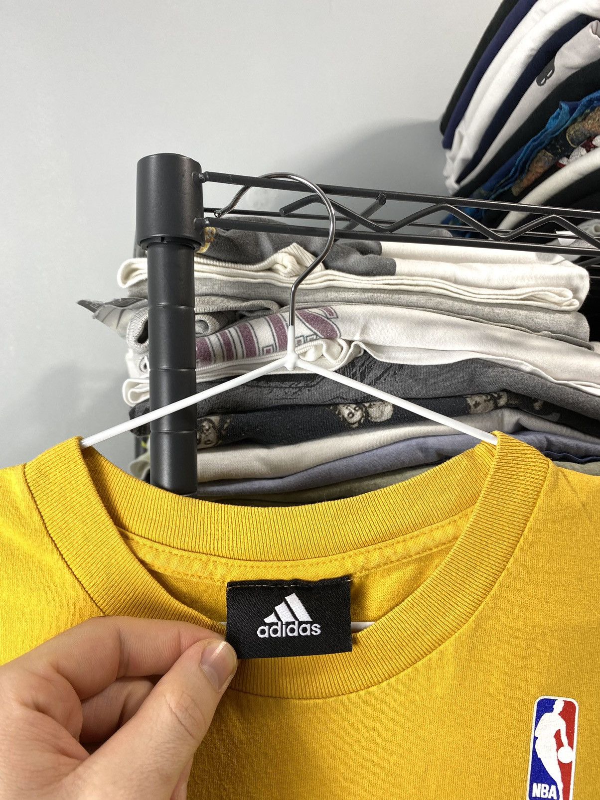 Adidas Vintage Bryant Adidas Lakers NBA Shorts T Shirt Jersey Size US S / EU 44-46 / 1 - 5 Thumbnail