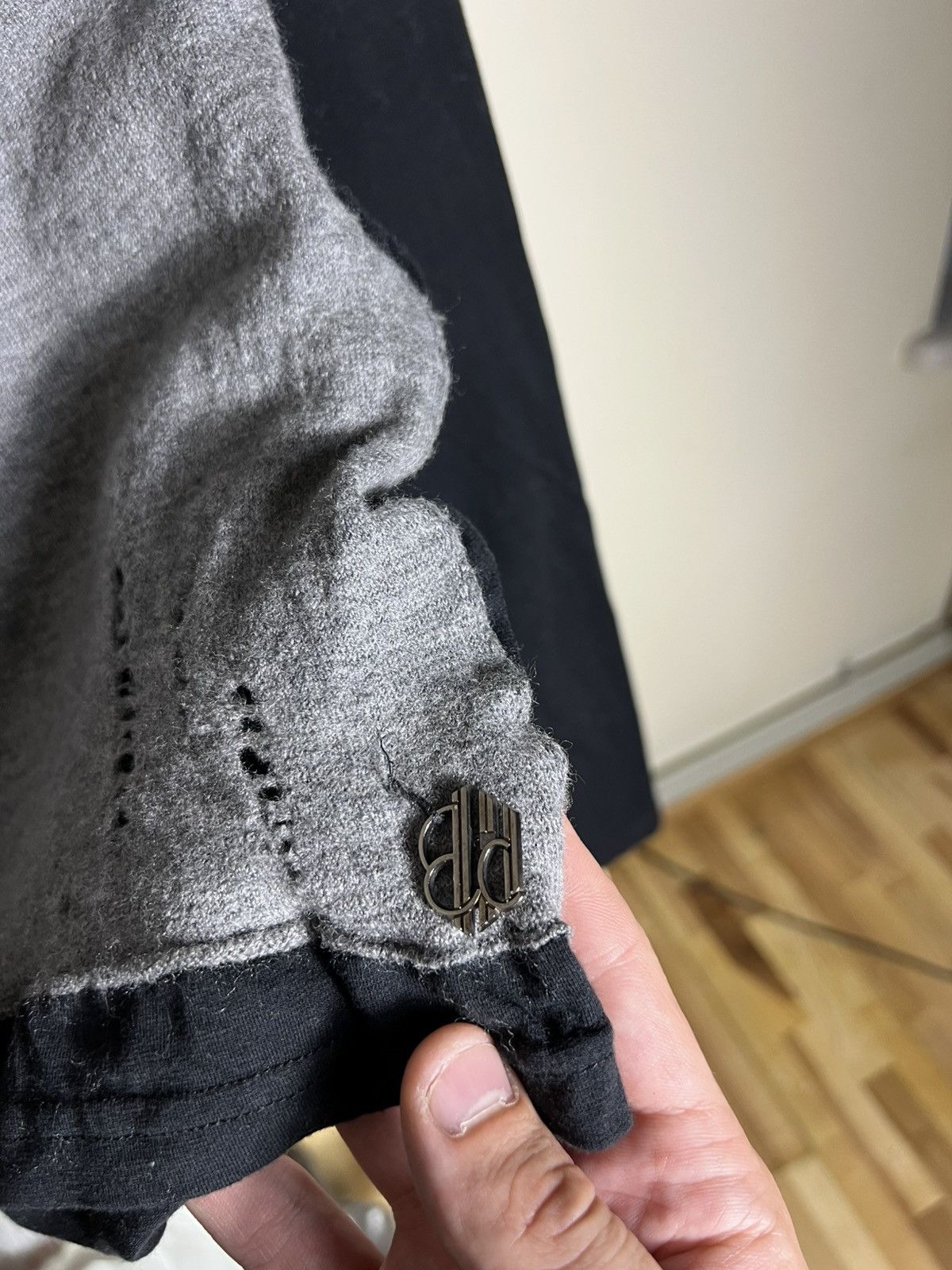 Pierre Balmain Pierre Balmain Women’s Wool Sweater Distressed Grunge Italy Size S / US 4 / IT 40 - 4 Thumbnail