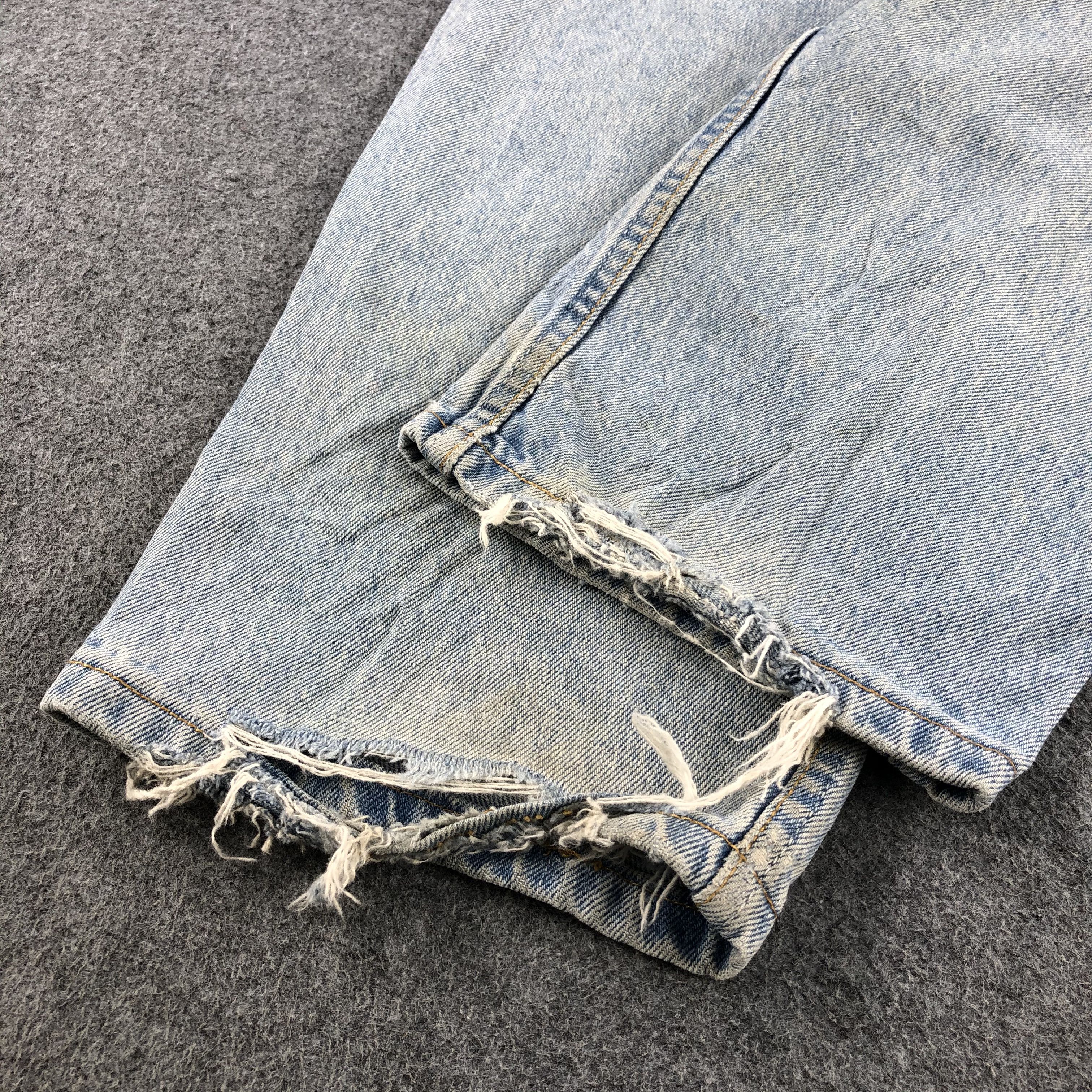 Levi's 90s Light Washed Vintage Levis 550 Jeans-J1022 Size US 35 - 6 Thumbnail