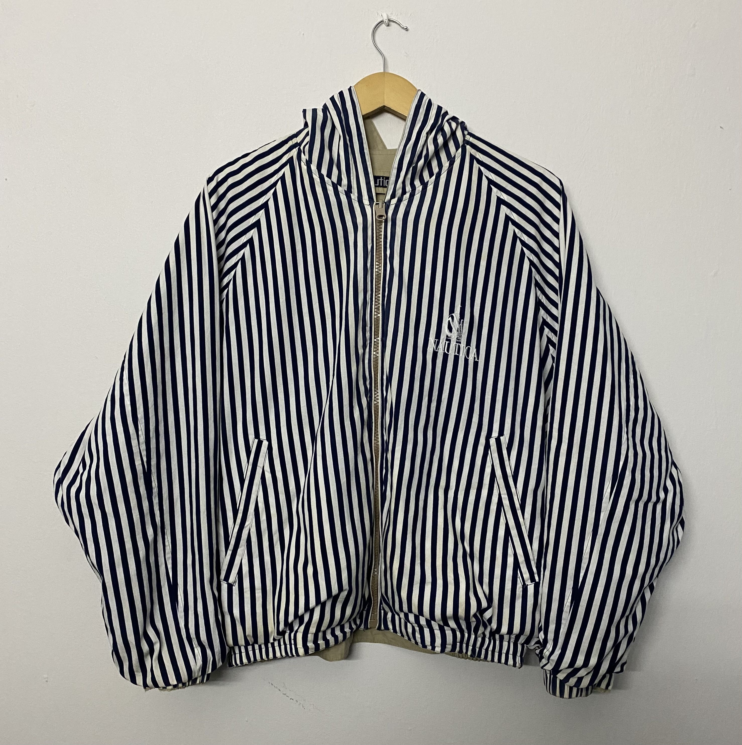 Nautica Vtg Nautica Reversible Sailing Jacket Tan/Striped Size Large Size US L / EU 52-54 / 3 - 3 Thumbnail