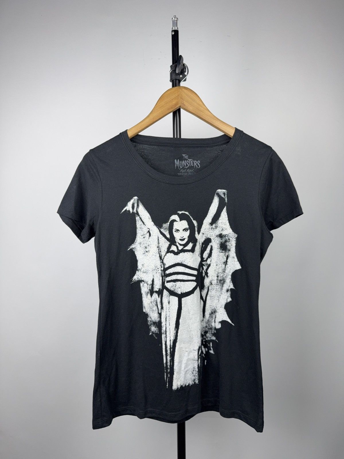 Band Tees 00s The Munsters Lily Munster Rock Rebel Tee Made in USA L Size L / US 10 / IT 46 - 1 Thumbnail