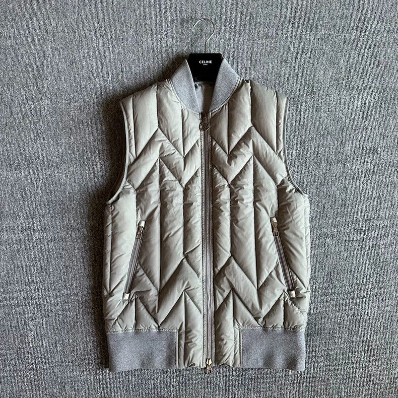 Louis Vuitton Louis Vuitton Silver-grey down jacket vest 2502-Nextarrow Size 46R - 1 Thumbnail