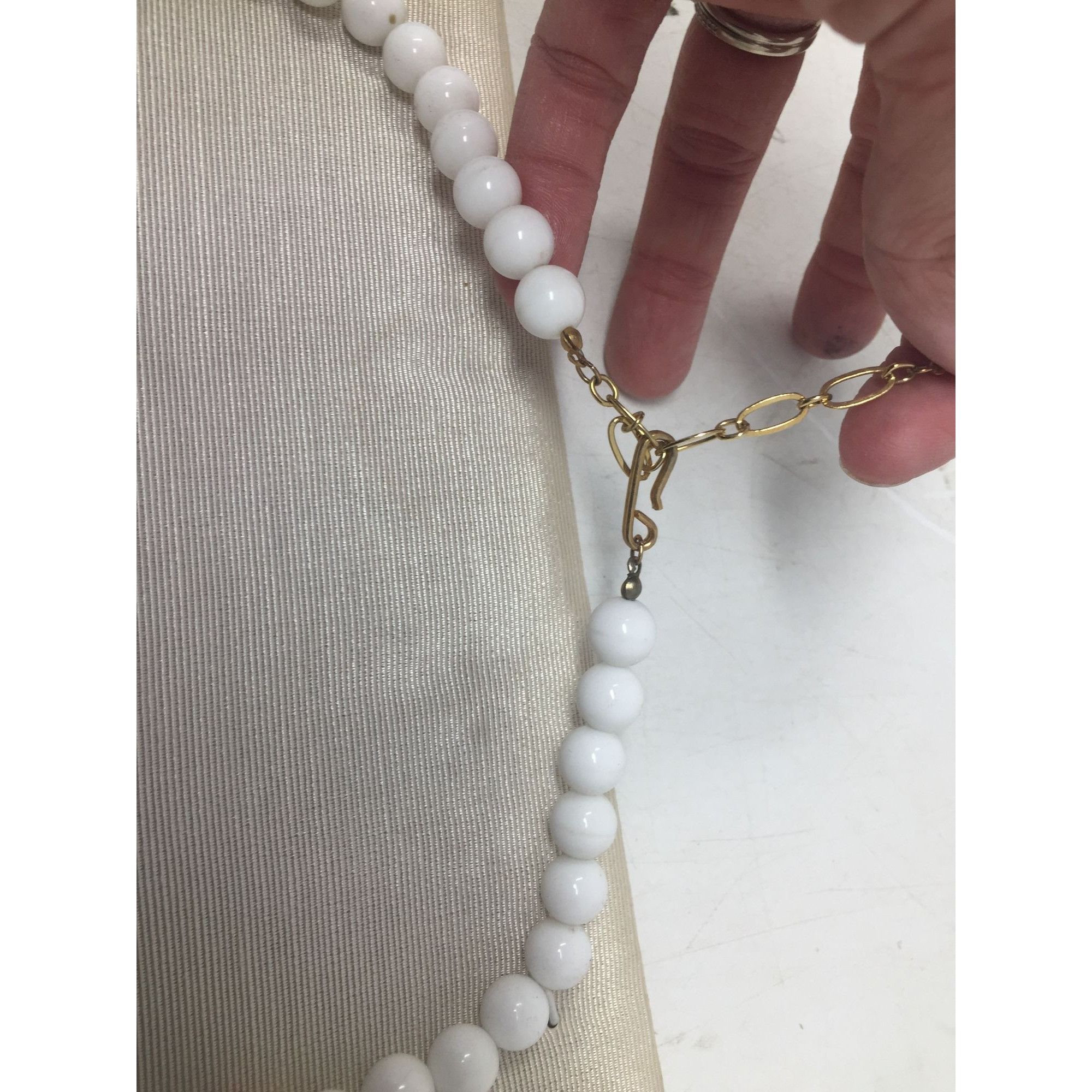 Other Women's Beautiful Beaded Necklace with Gold tone Clasp Size ONE SIZE - 3 Thumbnail