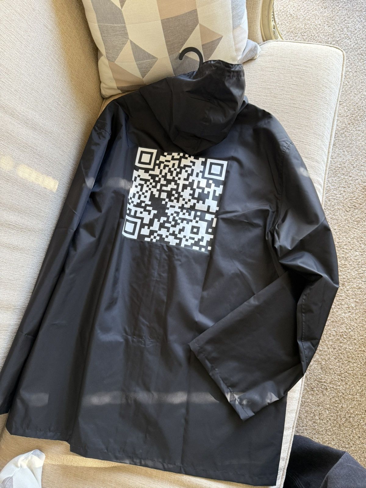 Vetements VETEMENTS Raincoat QR-Code Black Size US M / EU 48-50 / 2 - 3 Thumbnail