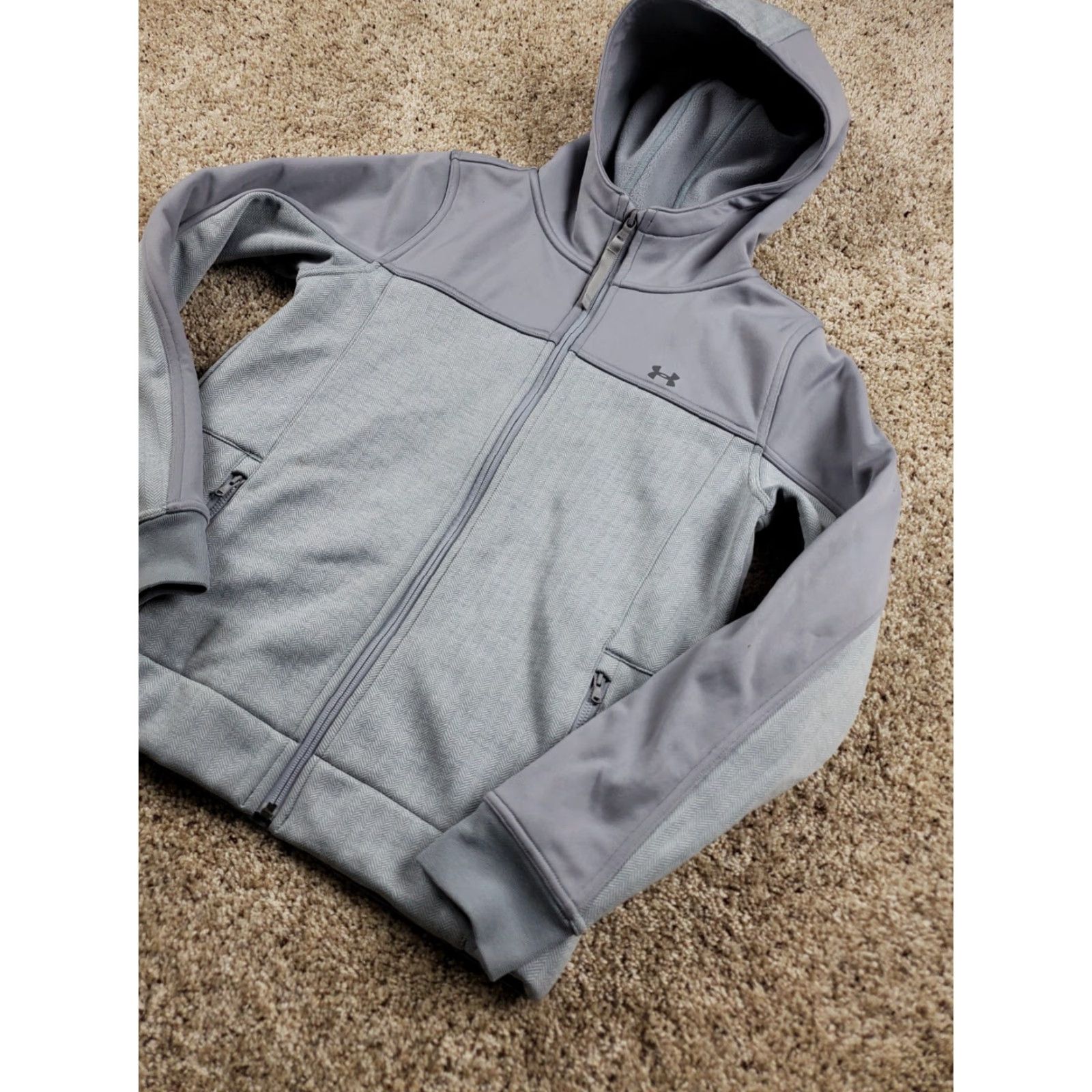 Under Armour Under Armour Jacket Womens Small Gray Softshell Full Zip Pockets Mock Neck Outdoor Sports Clothing Regular Fit Size S / US 4 / IT 40 - 2 Thumbnail