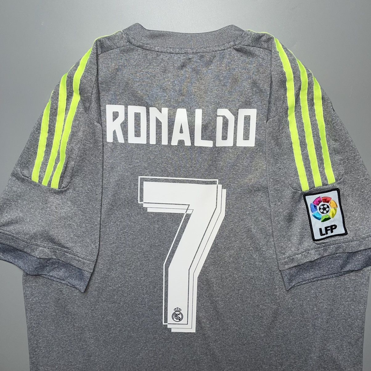 Adidas REAL MADRID ADIDAS 2015/2016 FOOTBALL AWAY JERSEY #7 RONALDO Size US L / EU 52-54 / 3 - 15 Thumbnail