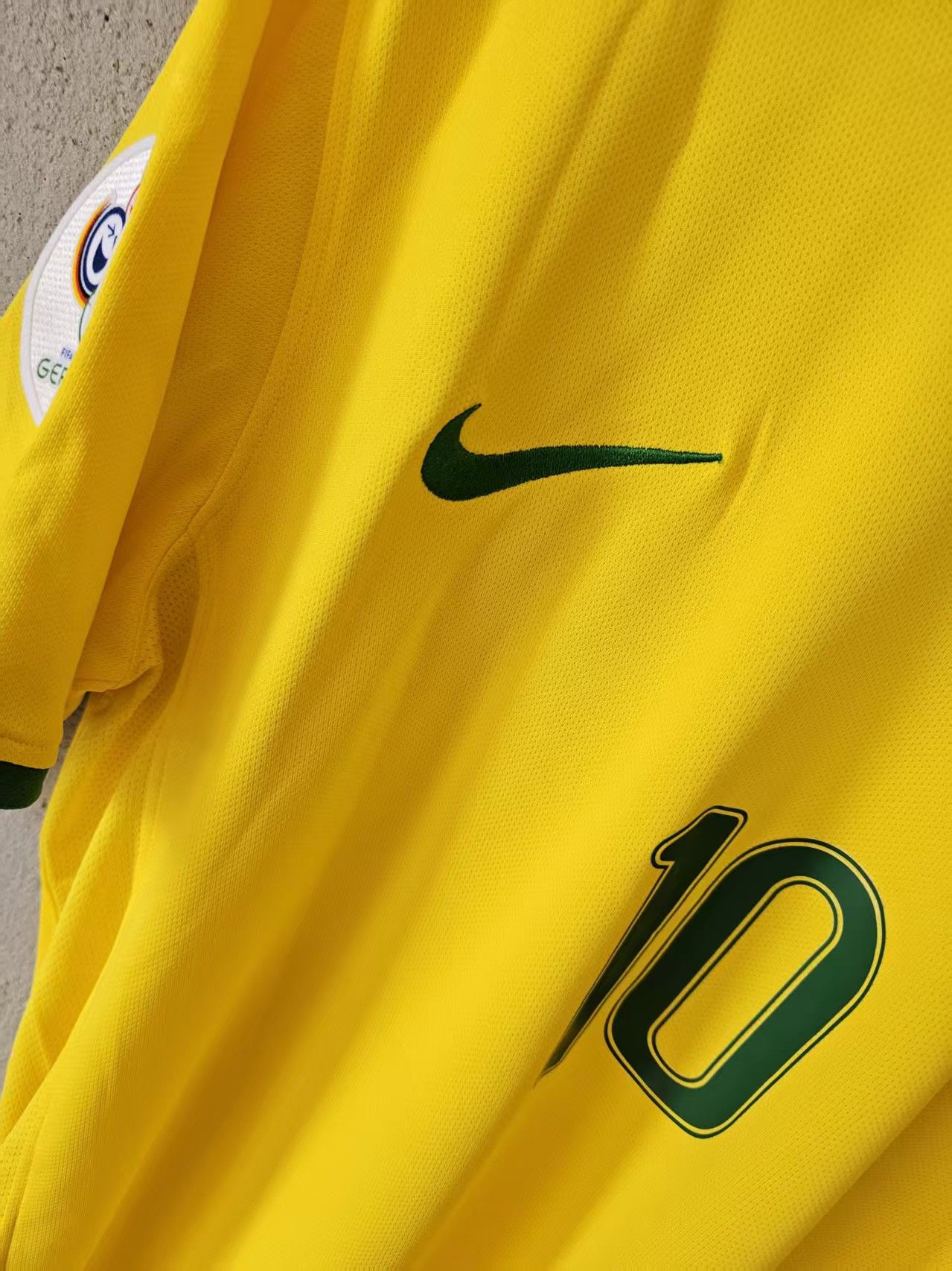 Other 2006 Brazil #10 Ronaldinho Jersey Home Size US L / EU 52-54 / 3 - 3 Thumbnail