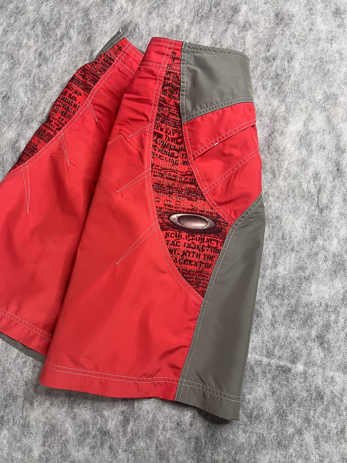 Oakley Vintage Oakley Shorts Size 30 Size US 30 / EU 46 - 8 Thumbnail