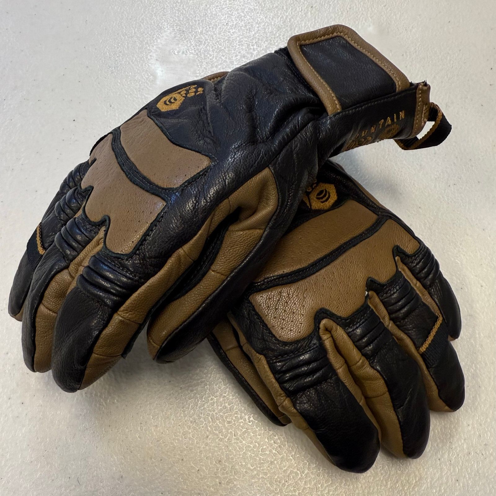 Mountain Hardwear MOUNTAIN HARDWEAR RARE UNISEX SIZE XS GOAT SKIN SNOW GLOVE Size ONE SIZE - 1 Thumbnail