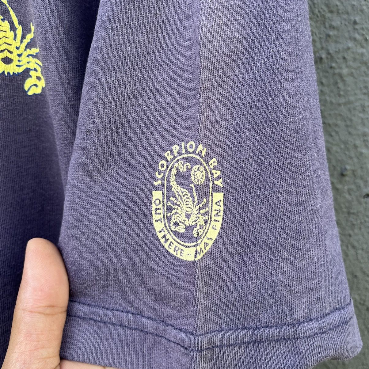 Sun Surf Thrashed Faded 90s Scorpion Bay Surfing Brand Tee Size US XXL / EU 58 / 5 - 6 Thumbnail