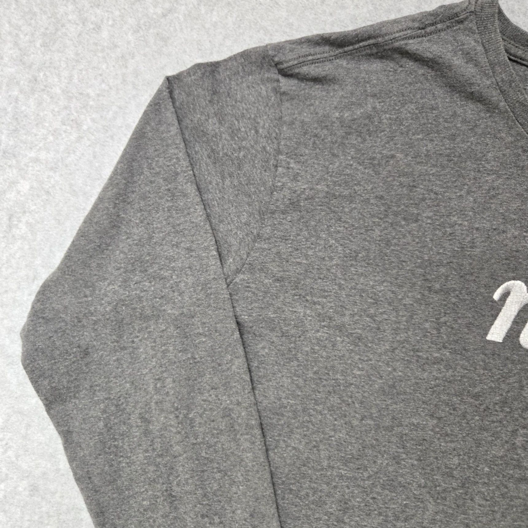 Nike Nike Shirt Mens XL Gray Long Sleeve Crewneck Embroidered Spell Out Logo Cotton Size US XL / EU 56 / 4 - 4 Thumbnail
