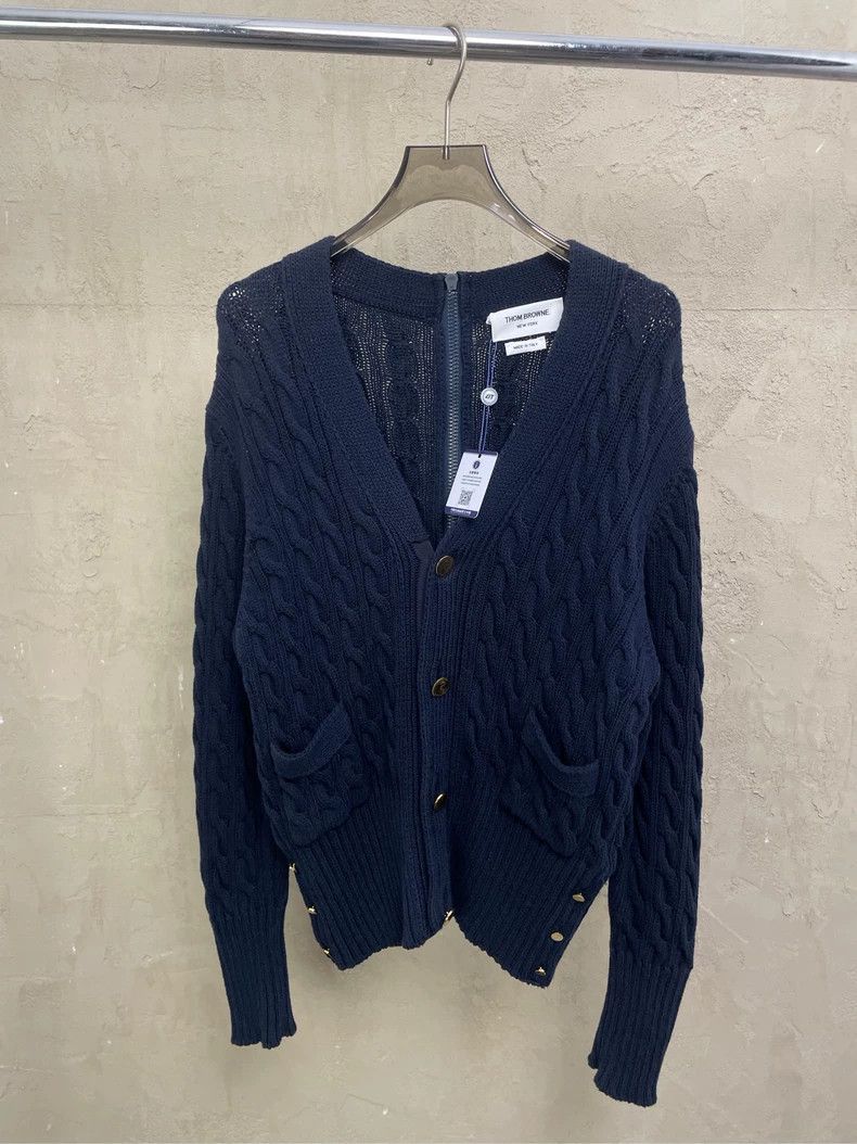 Thom Browne Thom browne Navy blue back zipper gold buckle knitted jacke Size US S / EU 44-46 / 1 - 1 Thumbnail