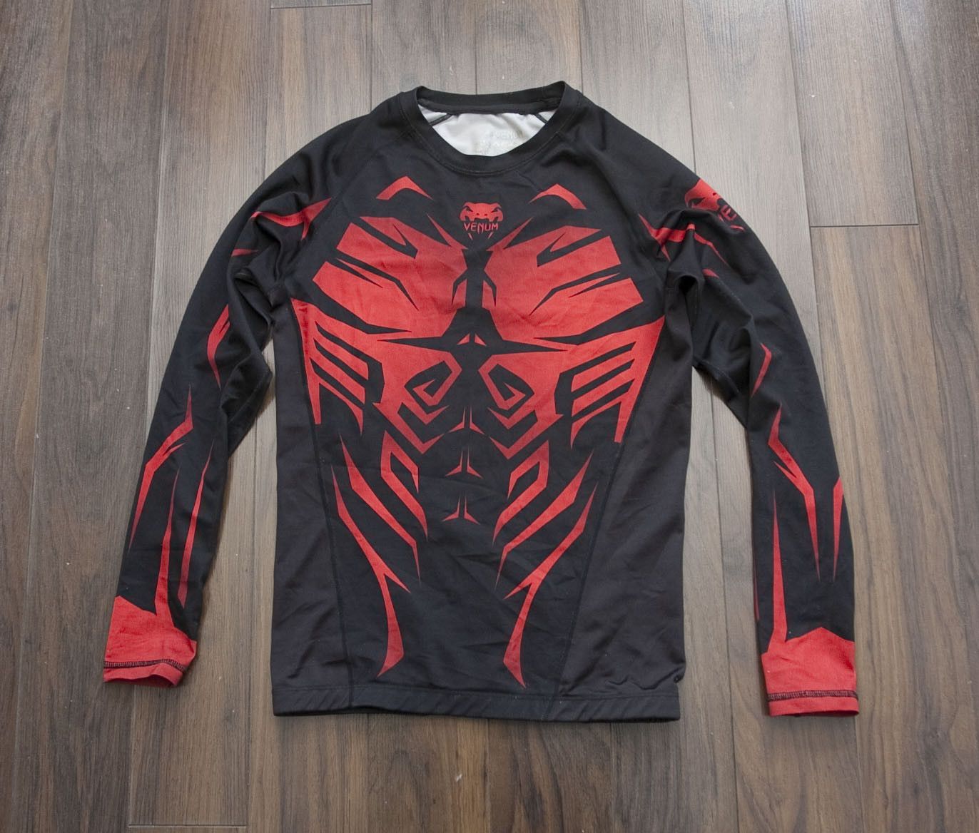 Other Venum T Shirt Long Sleeve Compression Size L MMA Black/ Red Size US L / EU 52-54 / 3 - 1 Thumbnail