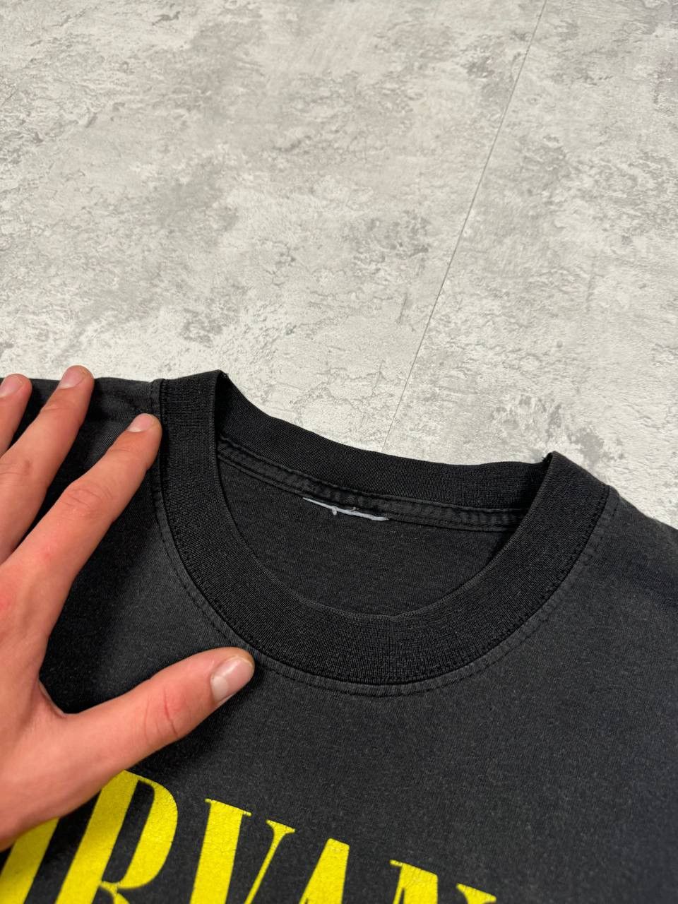 Band Tees Vintage Nirvana 1992 Smile Face T-Shirt Kurt Cobain Size US L / EU 52-54 / 3 - 6 Thumbnail