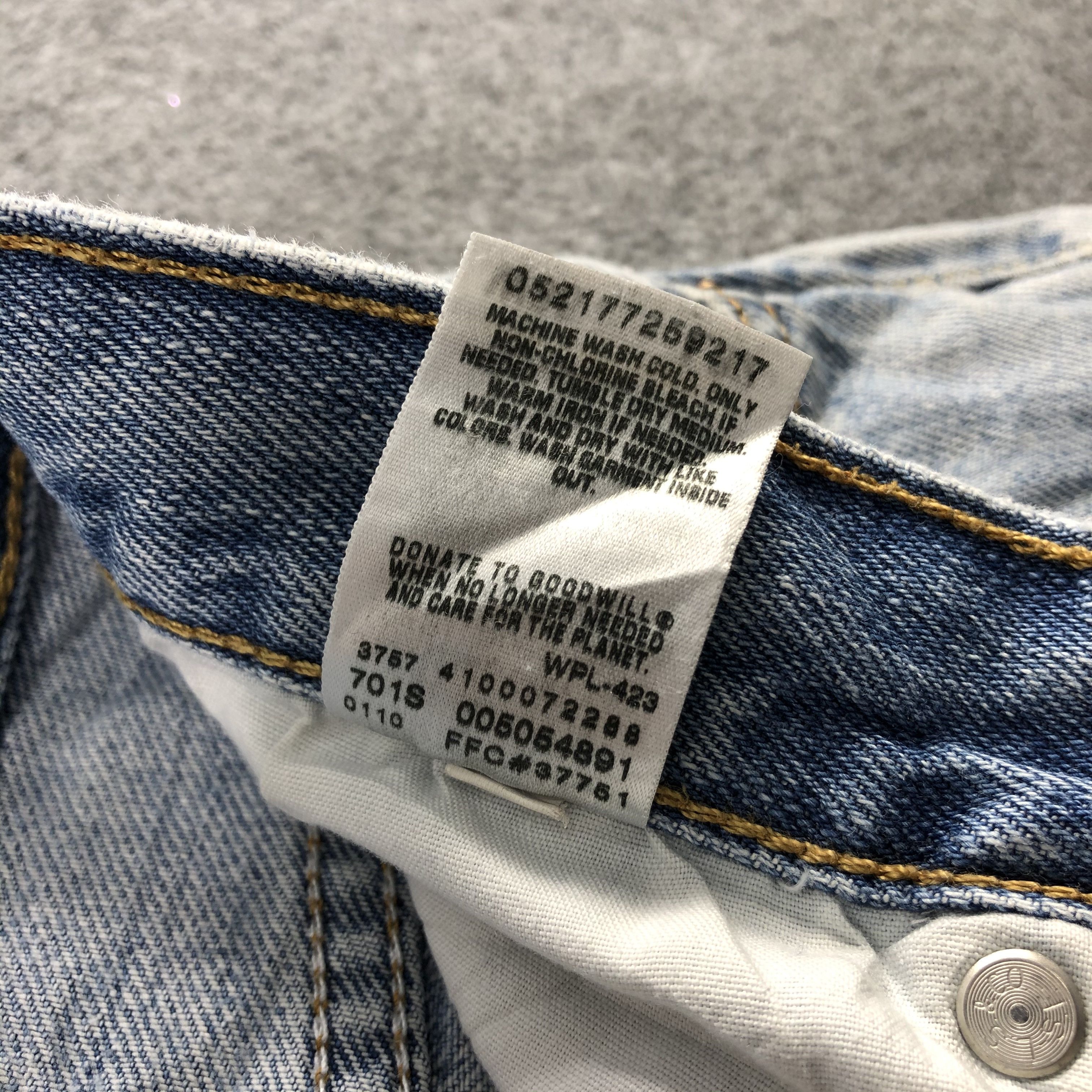 Levi's × Vintage Vintage Light Wash Levis 505 Jeans-JM1325 Size US 37 - 11 Thumbnail