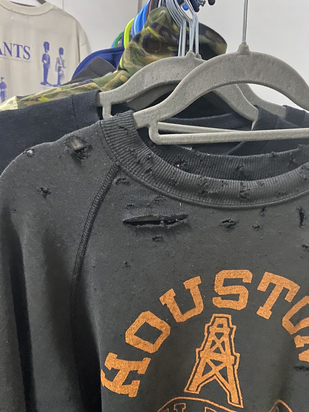 4GSELLER Rare Vintage Thrased houston oilers distressed Sweatshirt Size US M / EU 48-50 / 2 - 18 Thumbnail