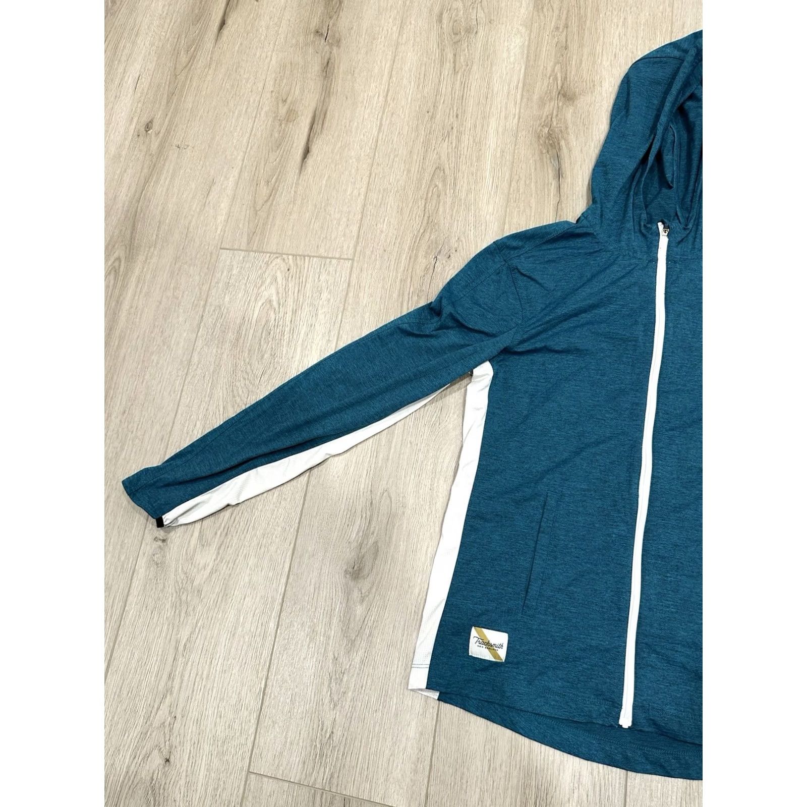 Vintage VINTAGE Tracksmith Chiltern Jacket Woman’s Size Small Full Zip Hoodie Size S / US 4 / IT 40 - 4 Thumbnail