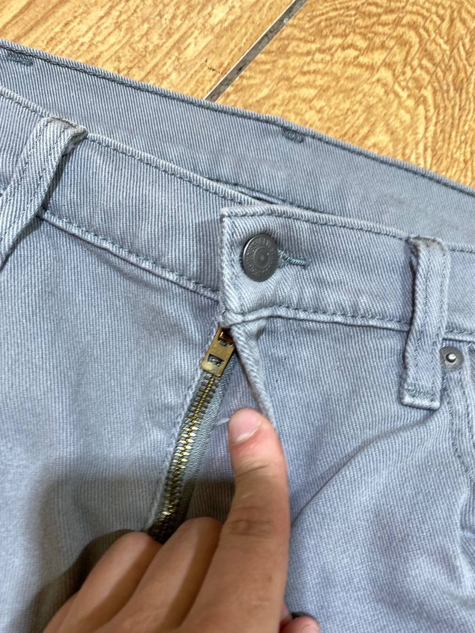Levi's Levi's 514 Gray Light Wash Straight Jeans Mid Rise Button Size US 38 / EU 54 - 13 Thumbnail