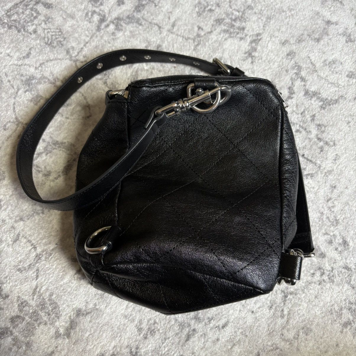 Alexander McQueen Alexander McQueen Patent Leather Quilted Side Bag Black Size ONE SIZE - 9 Thumbnail