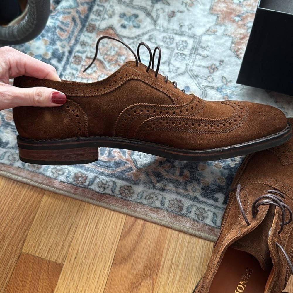 Allen Edmonds Allen Edmonds Neumok Suede Wingtip Oxford size 10.5 Size US 10.5 / EU 43-44 - 5 Thumbnail