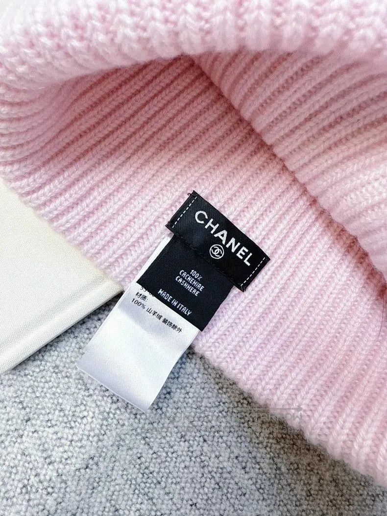Chanel Chanel 25b Pink Knit Beanie with CC Logo. Size ONE SIZE - 4 Thumbnail