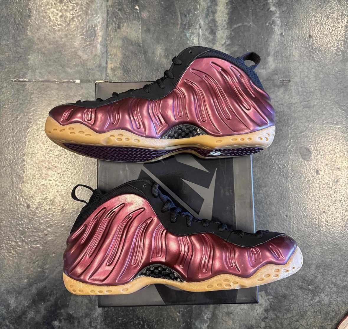 Nike Nike Foamposite Maroon Size US 10.5 / EU 43-44 - 2 Thumbnail