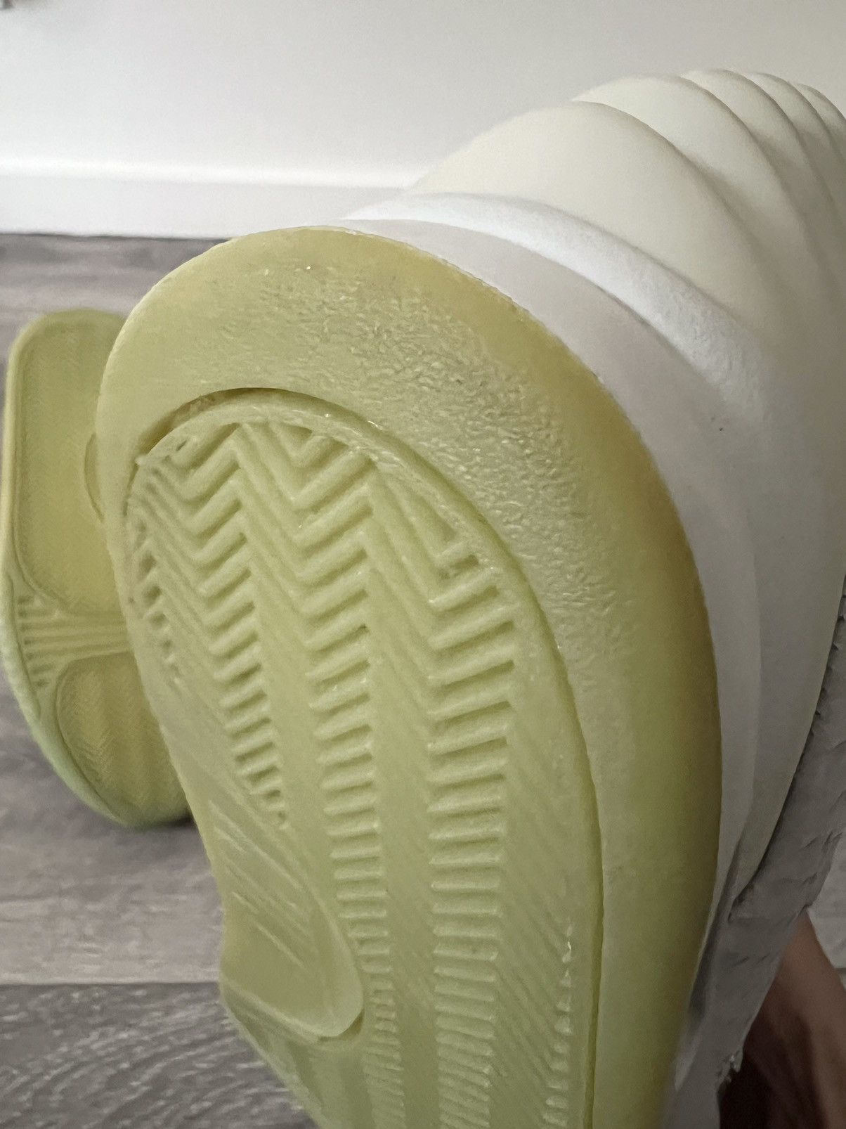 Kanye West × Nike Nike Air Yeezy 2 Platinum Wolf Grey Size US9 Size US 9 / EU 42 - 13 Thumbnail