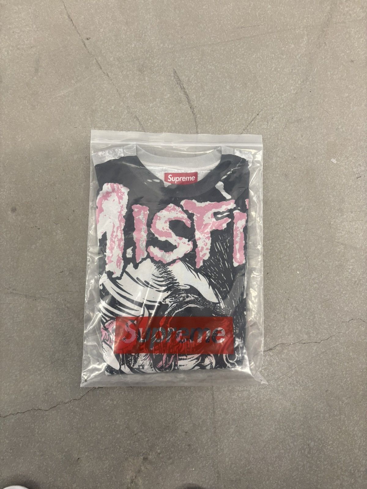 Misfits × Supreme BRAND NEW Supreme misfits collab Size US M / EU 48-50 / 2 - 1 Thumbnail