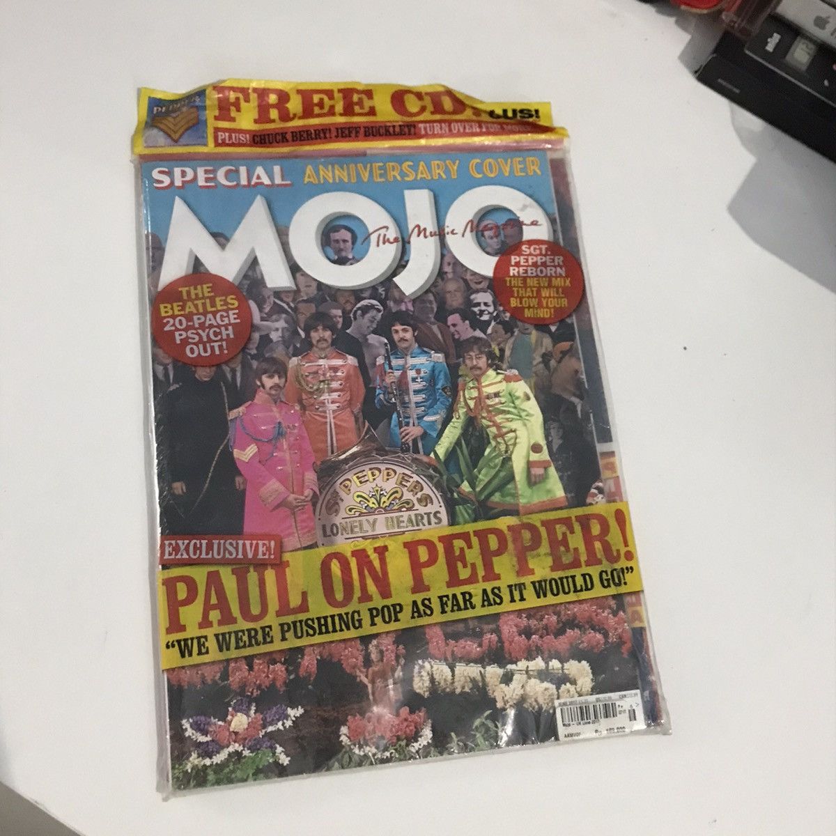POP MAGAZINE × Vintage Nos New Old Stock Mojo Magazine 2017 The beatles on paul mc Size ONE SIZE - 1 Thumbnail