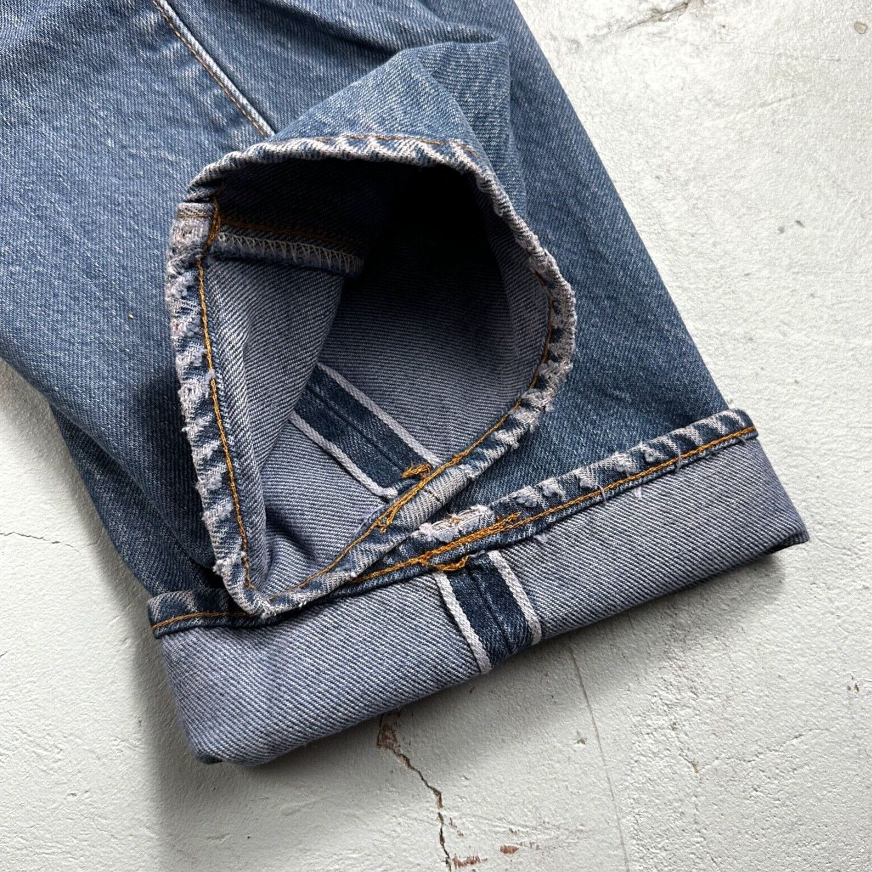 Levi's VINTAGE Levi's 501 Jeans Men 28 Blue 80s USA Straight Fit Distressed Denim Size US 28 / EU 44 - 5 Thumbnail