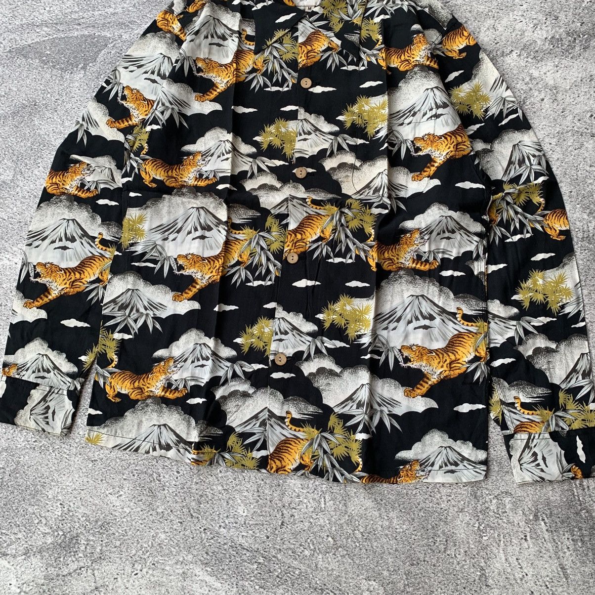 Japanese Brand Vintage Rayon Tiger Shirt Size US M / EU 48-50 / 2 - 3 Thumbnail