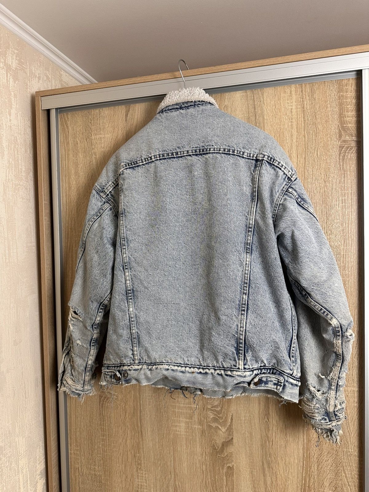 Levi's 🔥 Levis Vintage Trashed Distressed Sherpa Trucker Jacket Size US L / EU 52-54 / 3 - 13 Thumbnail